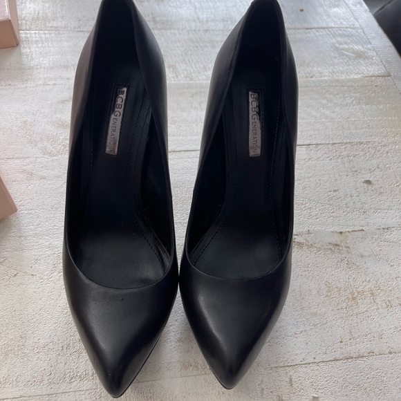BCBGeneration Almond Toe pumps - Picture 3 of 5